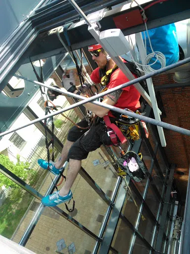 Odśnieżanie dachów Łódź Alpiniści